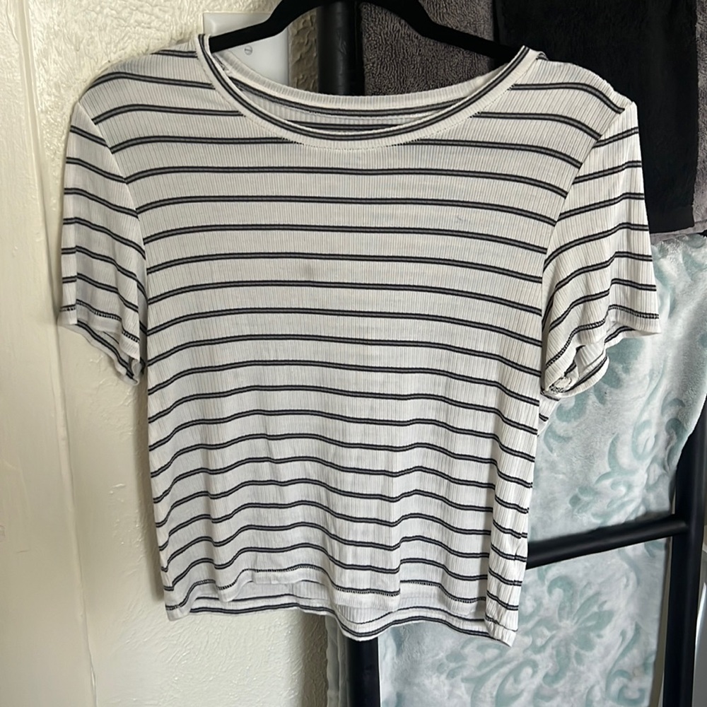 American Eagle crop top